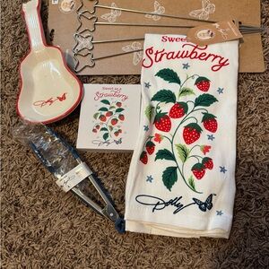 Dolly Parton lot Sweet Strawberry Kitchen Towel Set Brand New